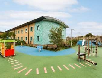 Ramada By Wyndham Cobham Hotel