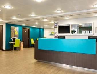 Hotel Ramada By Wyndham Cobham 3*