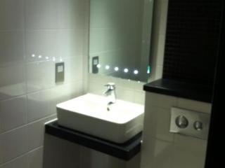Ramada By Wyndham Cobham 3*